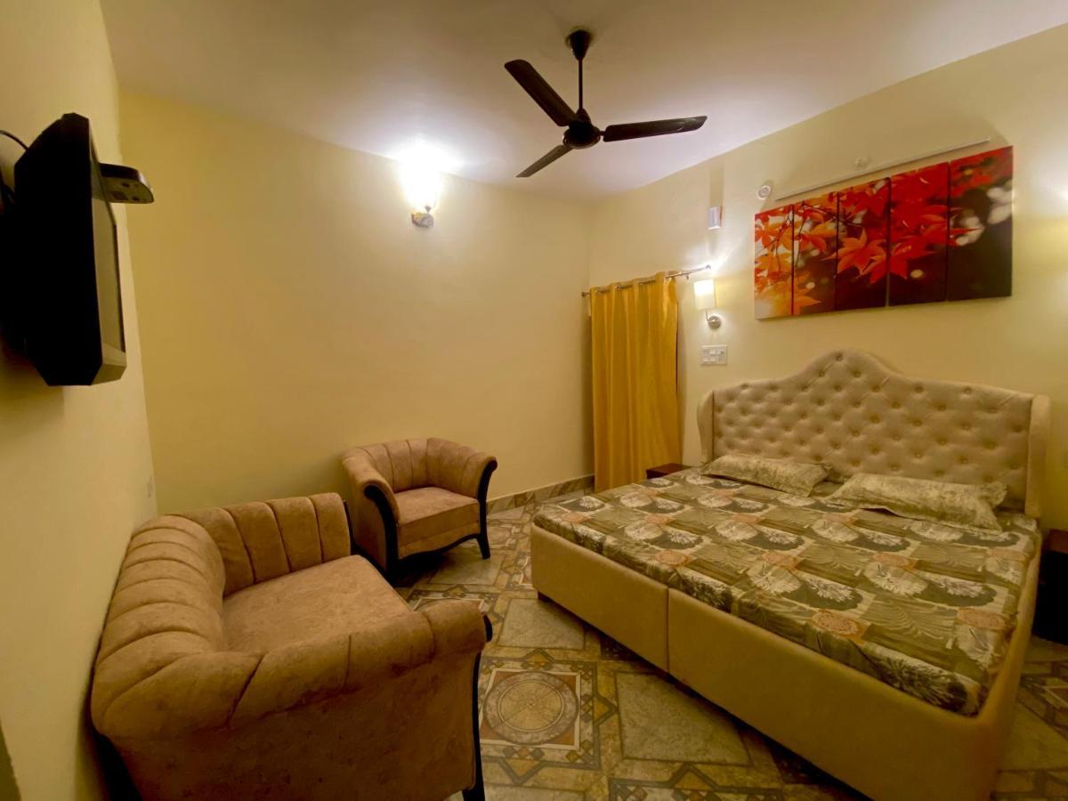 Ekant Guest House Dadāhu Екстериор снимка